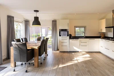 Villa Beukelaer Wellness Plus met Sauna en Wh...