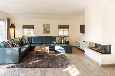 Villa Beukelaer Wellness Plus met Sauna en Wh...