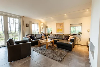 Villa Beukelaer Wellness Plus met Sauna en Wh...