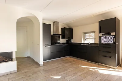 Villa Beukelaer Wellness Plus met Sauna en Wh...