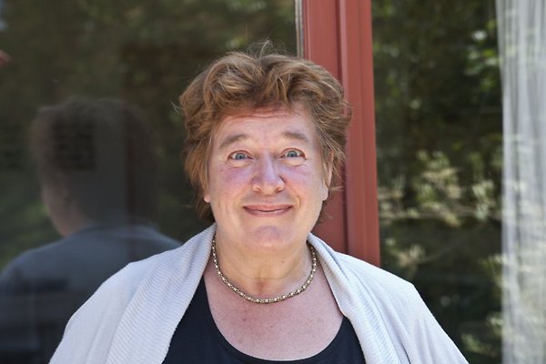 Mrs. F. Oerlemans Mrs. F. Oerlemans