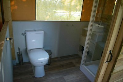 4-person luxurious safari lodge