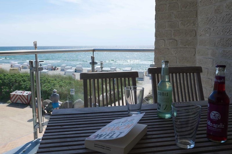 Direkter Meerblick vom Balkon der Ferienwohnung auf Fehmarn