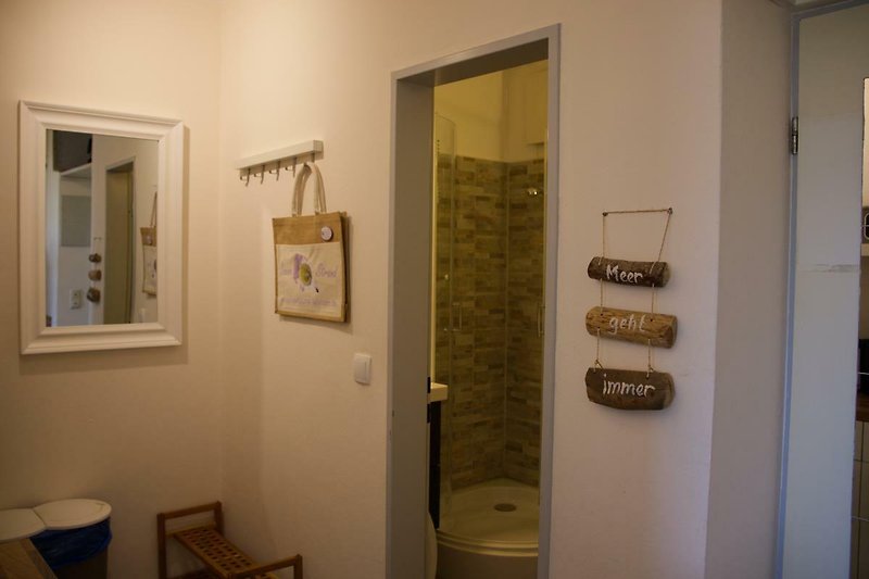 Tür von der Küche zum Badezimmer in der Inselblume 29