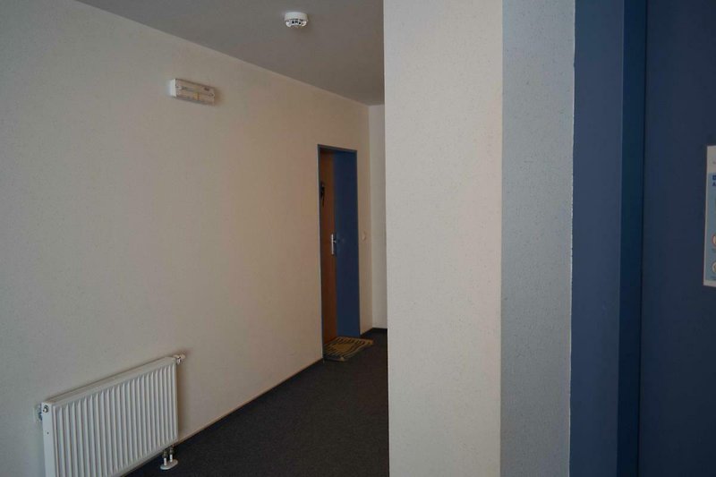 Blick vom Fahrstuhl richtung Eingangstür der Inselblume 04