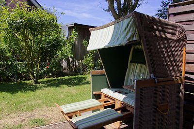 Inselblume 15 - Ferienwohnung mit Garten, in ...