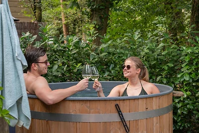 Forest Finest met Hot Tub