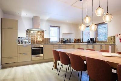 Familienhaus Rheeze mit Whirlpool | 10...
