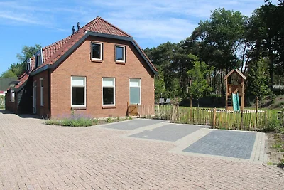 Familienhaus De Rheezermaten mit Whirlpool | ...