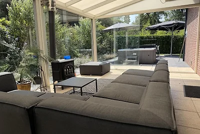 Familienhaus Rheeze mit Whirlpool | 10...