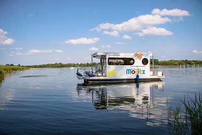 woonboot FIONA aan het water