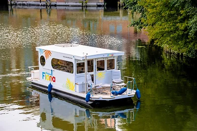 wassernah Hausboot FIONA und MORITZ