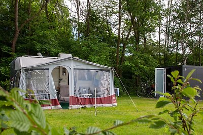 Campingplatz mit eigenem Sanitärgebäude