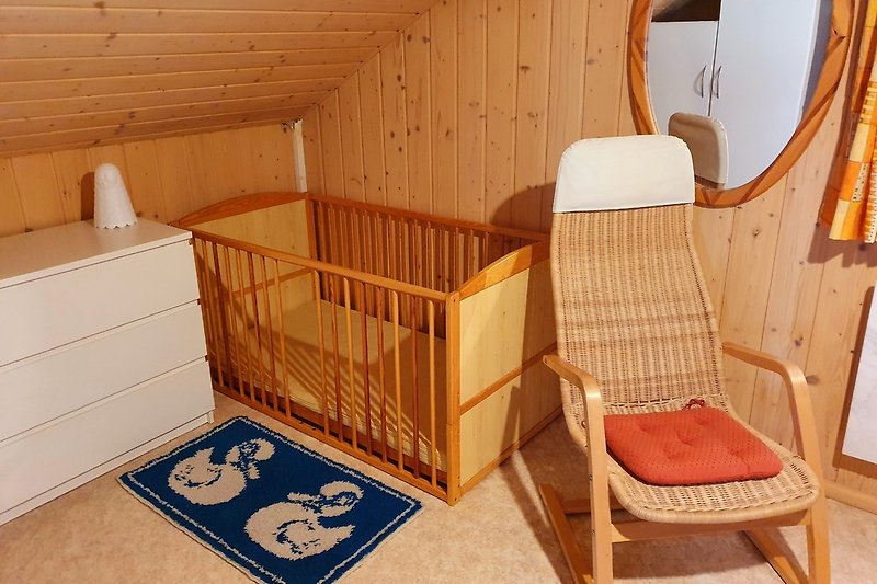 Kinderbett mit Matratze