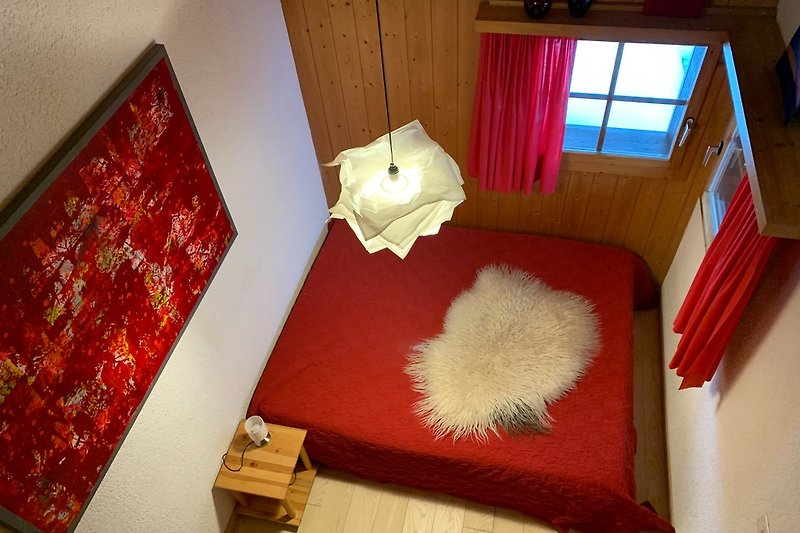 Schlafzimmer 3 mit Doppelbett (1.60 x 2.00m)