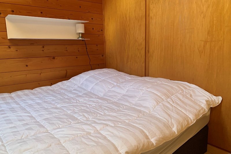 Schlafzimmer 2 - Doppelbett auf der Mezzanine (1.40 x 2.00m)
