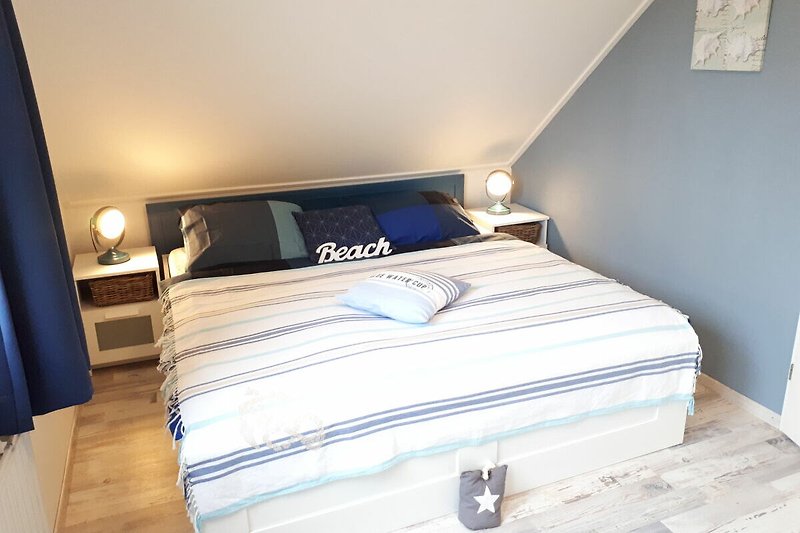 1. Schlafzimmer OG mit Doppelbett 180x200 cm...