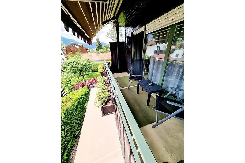 Balkon mit variabler Markise