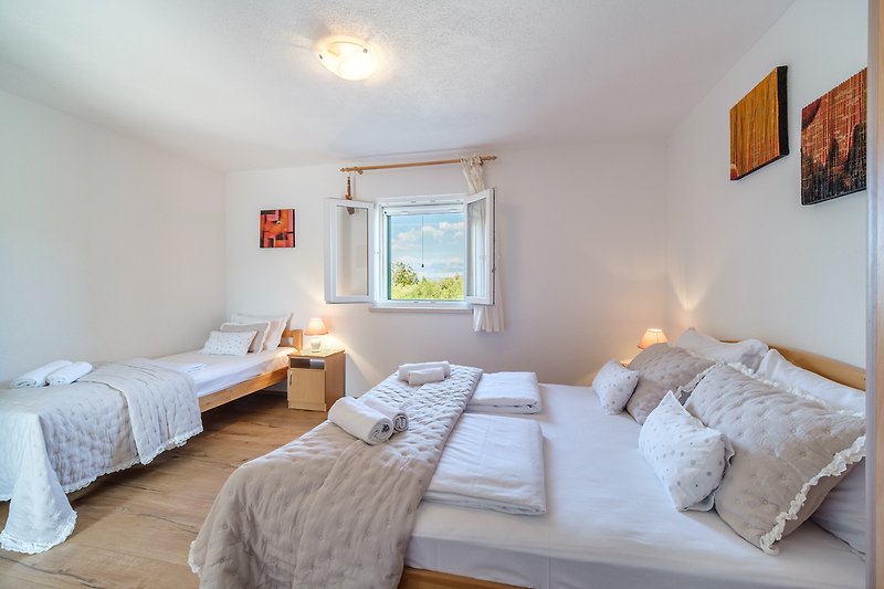 Triple bedroom