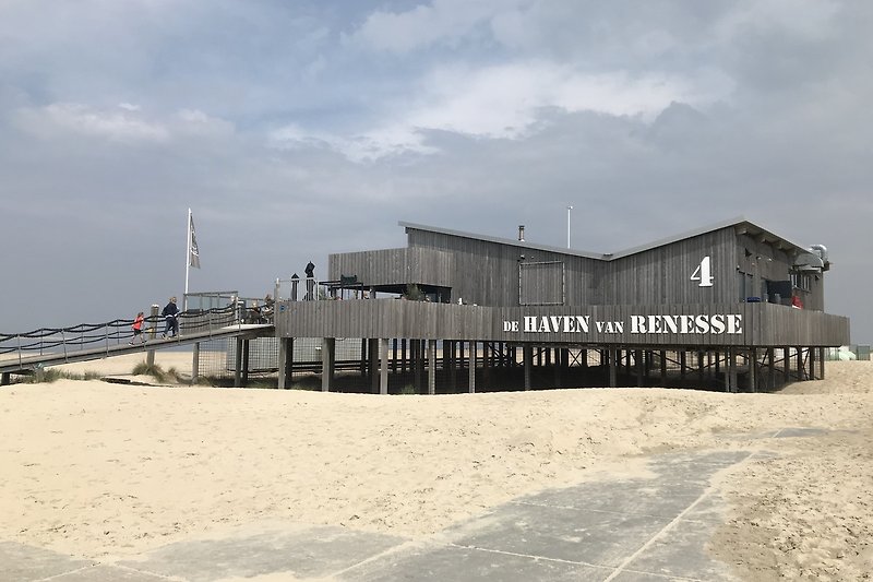 Strandpavillon Der Hafen von Renesse