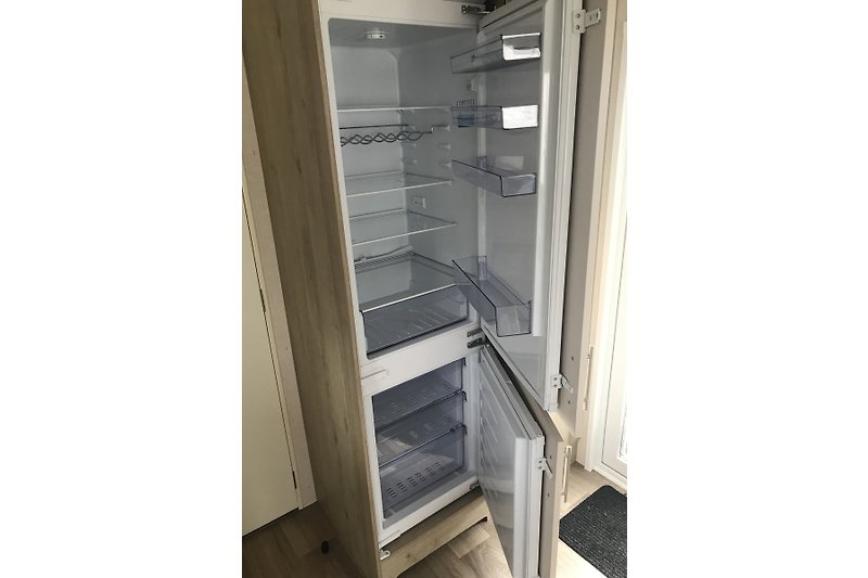 Ruime koelkast met aparte vriezer