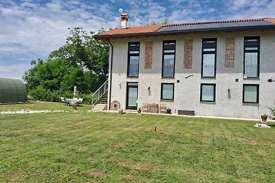 Zafferano Apartment with Garden