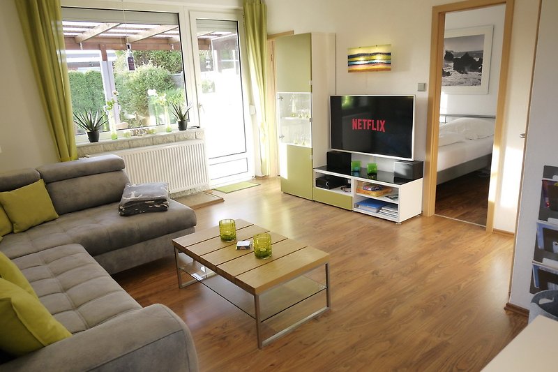 Wohntimmer mit 50 Zoll Smart TV