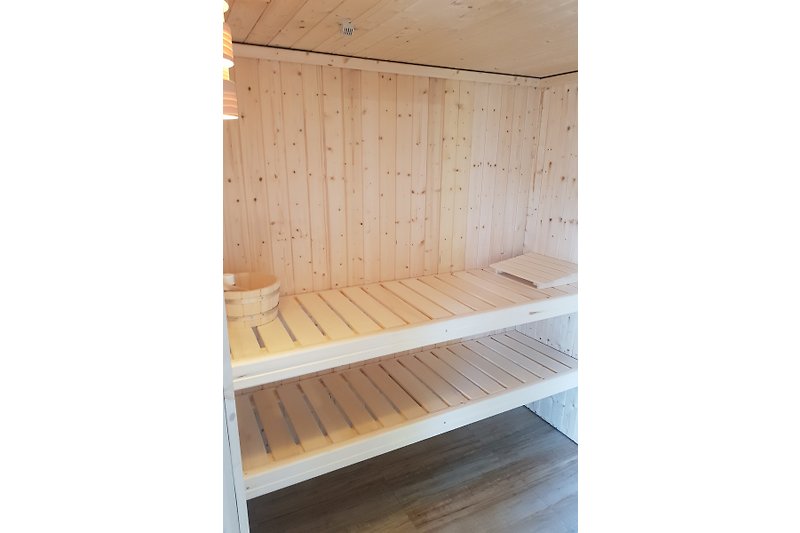 Sauna mit zwei Liegeflächen
