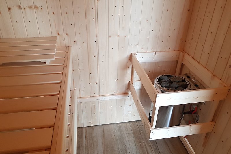 Sauna für 4 Personen mit zwei Liegeflächen