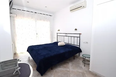 Villa Cap Ras in Empuriabrava