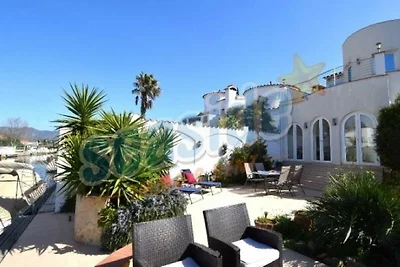 Super Villa Emporda in Empuriabrava