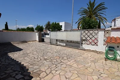 Villa Cap Ras in Empuriabrava