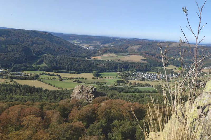 Bruchhauser Steine: Wunderschöner Ausblick und toll für Kletter- und Wanderfans