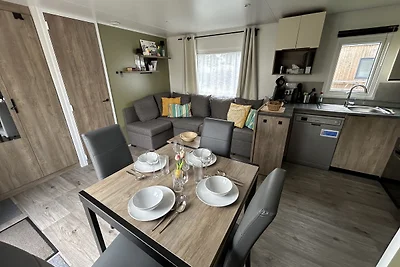 Chalet Green