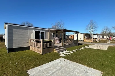 Chalet Green