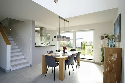 Villa Kristall Haus: Gartengrundstück, Kamin