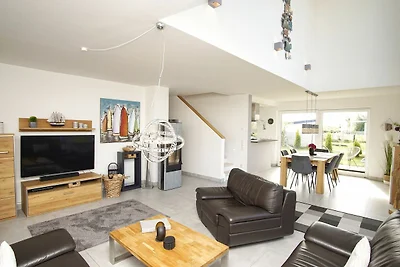 Villa Kristall Haus: Gartengrundstück, Kamin