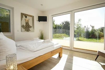 Villa Kristall Haus: Gartengrundstück, Kamin