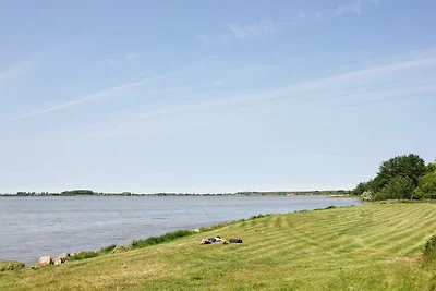 Villa Kristall Haus: Gartengrundstück, Kamin