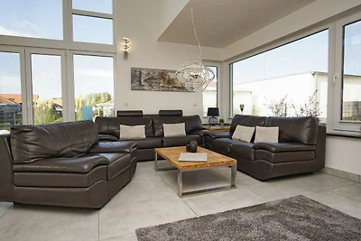 Villa Kristall Haus: Gartengrundstück, Kamin