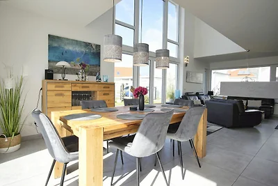 Villa Kristall Haus: Gartengrundstück, Kamin