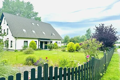 F-1112 Ferienwohnung Lobbe FeWo 01: strandnah...