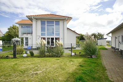 Villa Kristall Haus: Gartengrundstück, Kamin