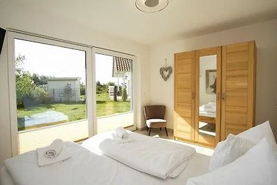 Villa Kristall Haus: Gartengrundstück, Kamin