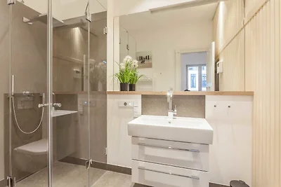 FIRST Sellin FeWo2.3: Terrasse, Sauna,...