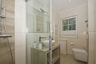 Ferienhaus Auszeit FeWo1: Terrasse, Garten,...