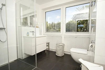 Villa Kristall Haus: Gartengrundstück, Kamin