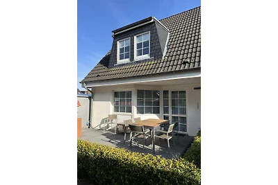 Ferienhaus rund achtern
