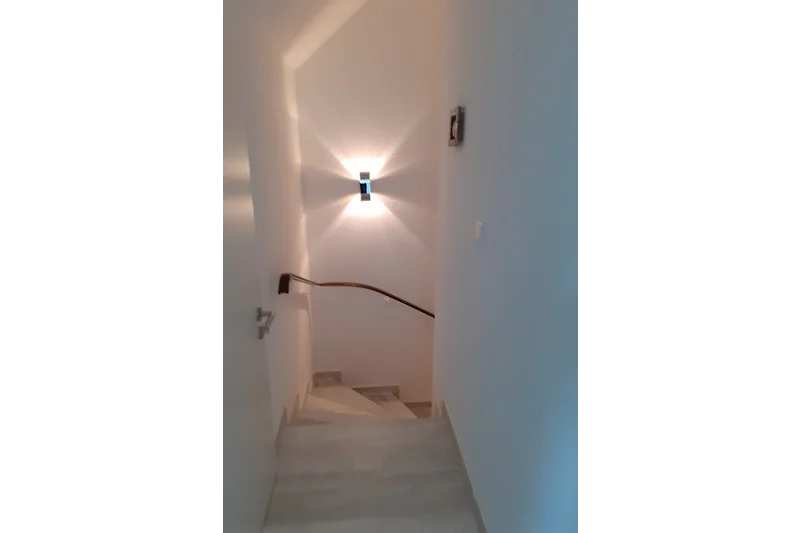 L'accesso all'appartamento per le vacanze avviene tramite 16 gradini.