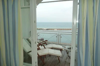 meerWert Penthouse in der ersten Reihe am Meer über dem Segelhafen